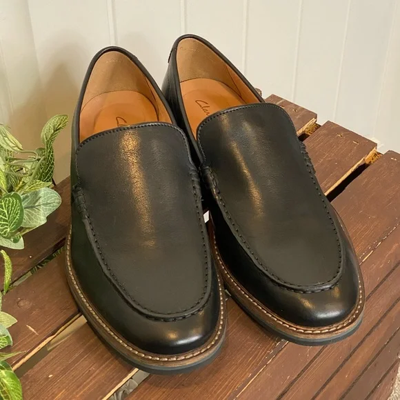 New!  Clarks Atticus Edge Loafers Black Men\'s Shoes New Men Clarks Atticus Edge black slip on leather dress  main image 2